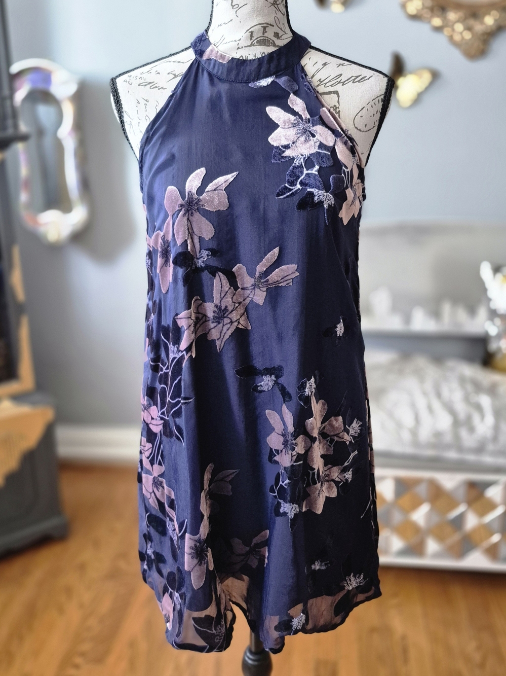 Sun & Shadow 90s Vibe Navy Dress with Light Pink Floral Trim Small
